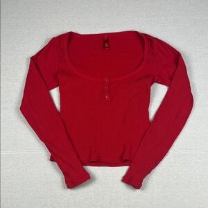 Skims waffle Henley in red
Size: Large